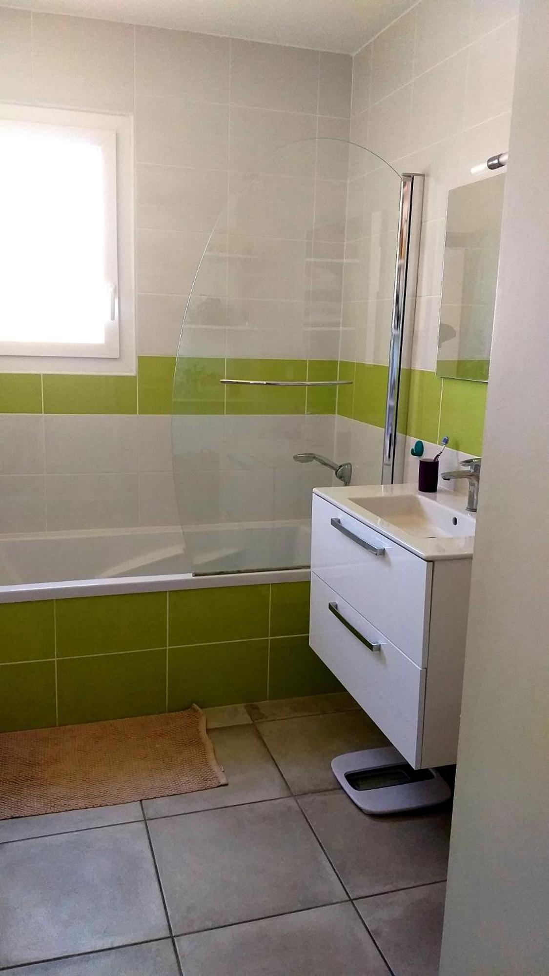 Privatunterkunft Dans Maison, Pres De La Mer, De L'espagne, Des Montagnes